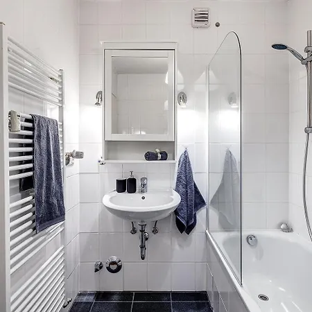 2br In Schwabing- What'app - 0034-635-520-036 - For Reservations! Appartement