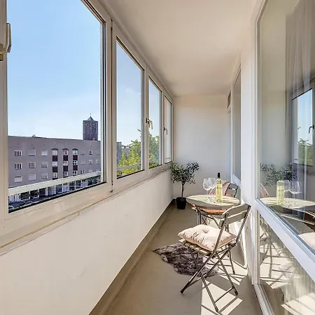 2br In Schwabing- What'app - 0034-635-520-036 - For Reservations! Apartment *